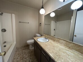 1805 Broadmoor Dr in Austin, TX - Building Photo - Building Photo