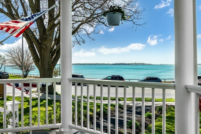property at 263 Lynn Shore Dr