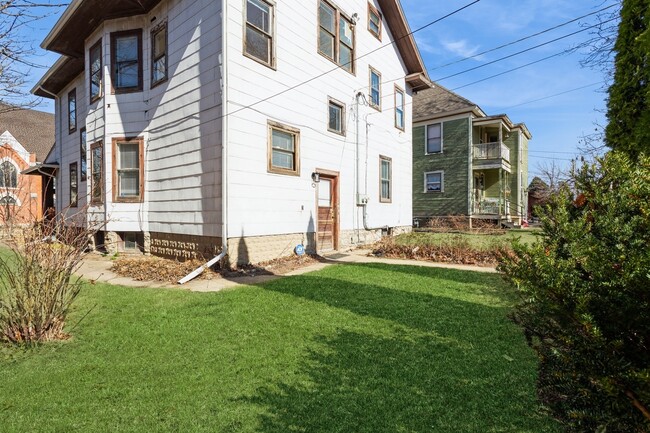 222 S 2nd St in Rockford, IL - Building Photo - Building Photo