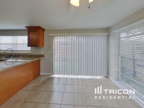 6801 Wayside Ct in Tampa, FL - Building Photo - Building Photo