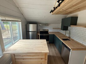 720 Crawford Notch Rd in Bartlett, NH - Building Photo