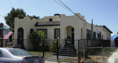 9309-9311 Olive St in Oakland, CA - Building Photo - Building Photo