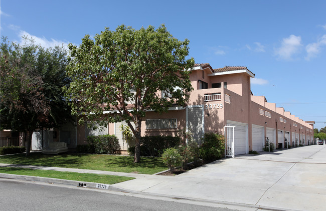 Lakewood Apartments in Lakewood, CA - Foto de edificio - Building Photo