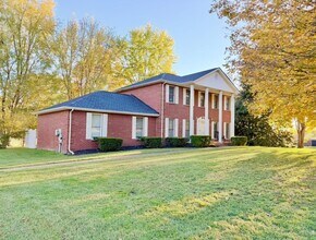 1402 E Rhett Butler Rd in Clarksville, TN - Building Photo - Building Photo