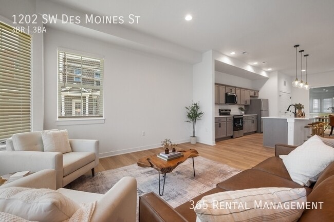 property at 1202 SW Des Moines St