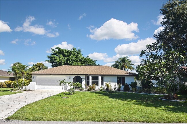 property at 211 SE 46th St