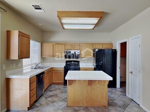 1335 Milldale Ct in Henderson, NV - Foto de edificio - Building Photo