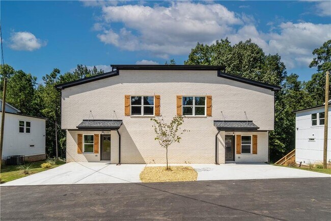 2387 Highpoint Rd