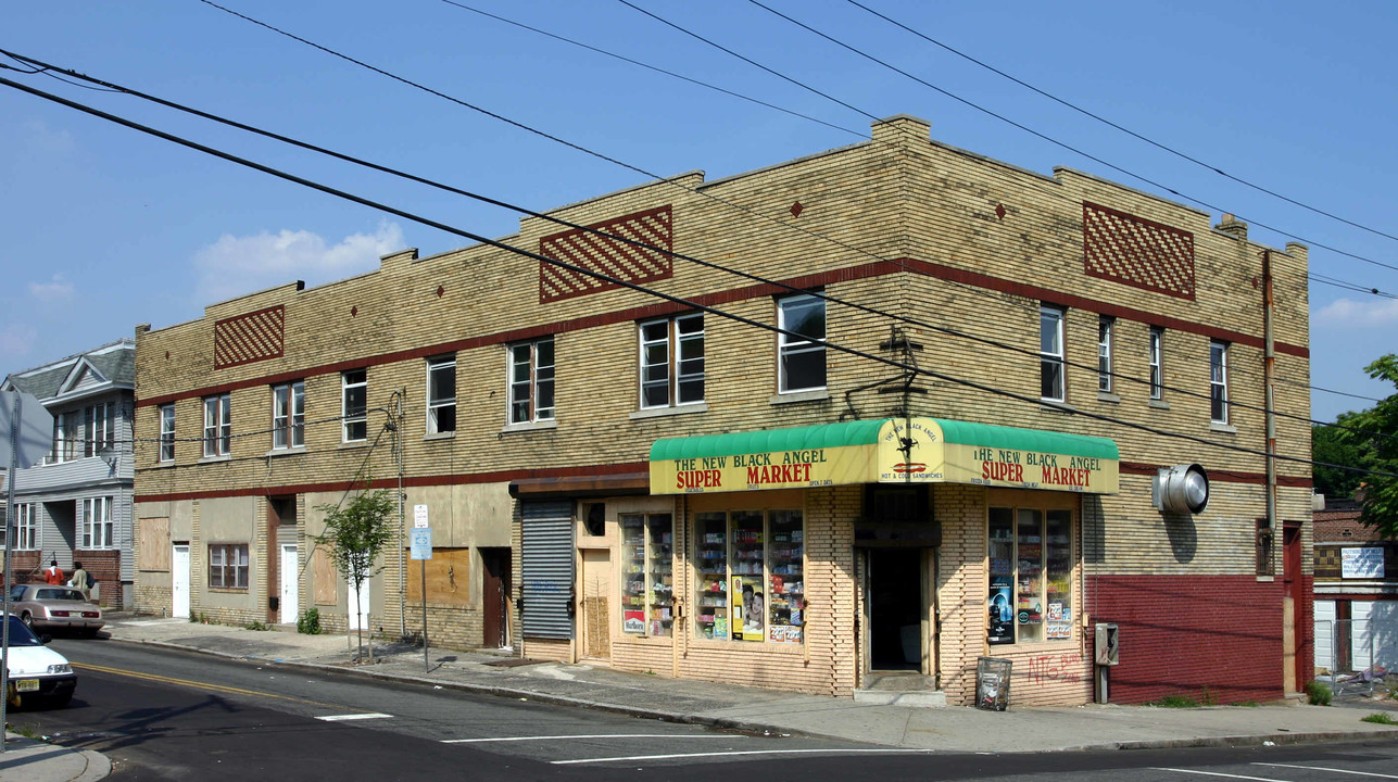 148-156 Huntington Ter in Newark, NJ - Building Photo