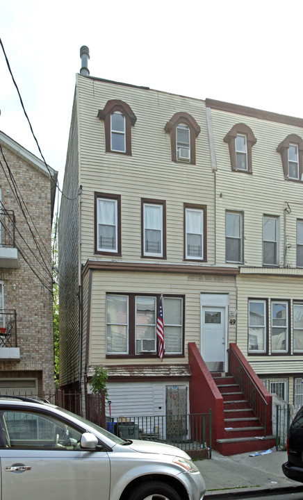 49 Jewett Ave in Jersey City, NJ - Building Photo