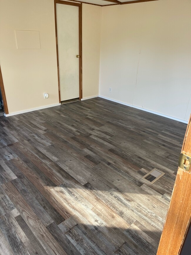 property at 204 E Browning St