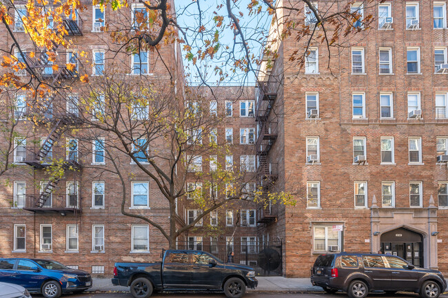 Wade Hampton Apartments in Bronx, NY - Building Photo - Building Photo