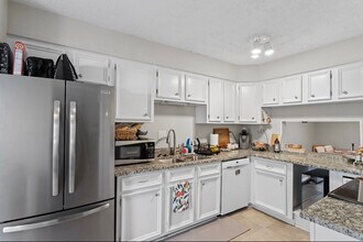 4100 Five Oaks Dr in Durham, NC - Building Photo - Building Photo