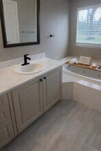 9481 Highland Oak Dr, Unit 511 in Tampa, FL - Building Photo - Building Photo