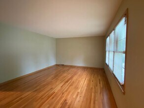 3069 S Greenbrier Ave in Springfield, MO - Building Photo - Building Photo