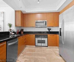 350 SE 2nd St in Fort Lauderdale, FL - Building Photo - Building Photo