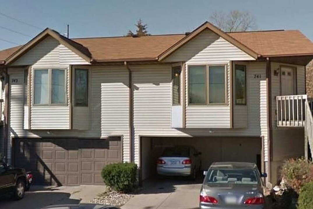 741 Orchard St-Unit -741 in Iowa City, IA - Building Photo