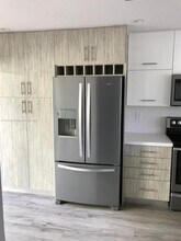 3945 Adra Ave in Doral, FL - Building Photo - Building Photo