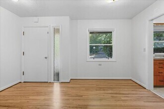 8650 SW Canyon Ln in Portland, OR - Building Photo - Building Photo