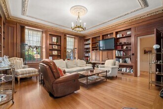 15 Catlin Rd, Unit 15 in Brookline, MA - Building Photo - Building Photo