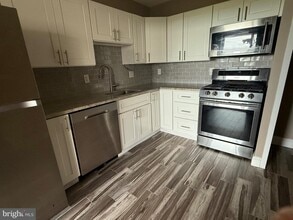 5225 Pooks Hill Rd in Bethesda, MD - Building Photo - Building Photo
