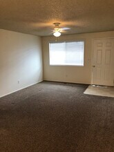 408 Kay Ave in Brownsville, OR - Building Photo - Building Photo