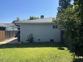 7033 Zeeland Dr in Citrus Heights, CA - Building Photo - Building Photo