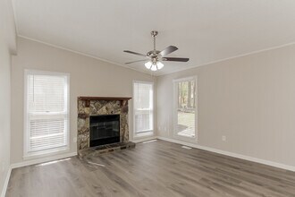 8200 Chrisbry Ln in Charlotte, NC - Foto de edificio - Building Photo