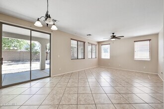 1543 E Nightingale Ln in Gilbert, AZ - Building Photo - Building Photo