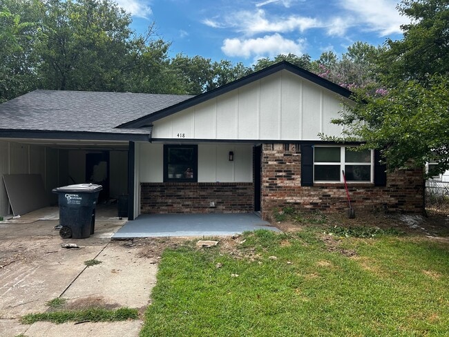 property at 418 S Park Ave