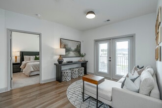 Nexus 485 in Charlotte, NC - Building Photo - Interior Photo