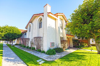 10622-10628 Walnut St in Los Alamitos, CA - Building Photo - Primary Photo