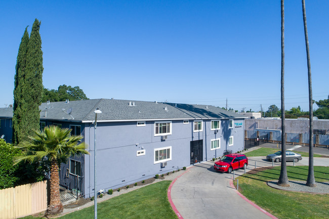 The Del Mar in Sacramento in Sacramento, CA - Building Photo - Building Photo