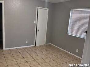 5308 S Pleasant Valley Rd in Austin, TX - Building Photo - Building Photo