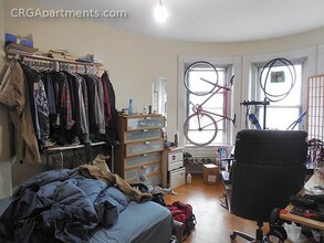40 Cedar St, Unit 3 in Somerville, MA - Foto de edificio - Building Photo