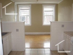 330 St Paul St-Unit -4 in Brookline, MA - Building Photo - Building Photo