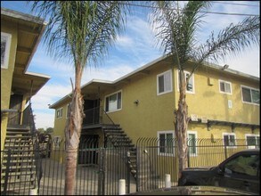 3258-3260 Greely Ave in San Diego, CA - Building Photo - Building Photo