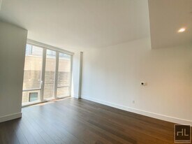 East 44th Street in New York, NY - Building Photo