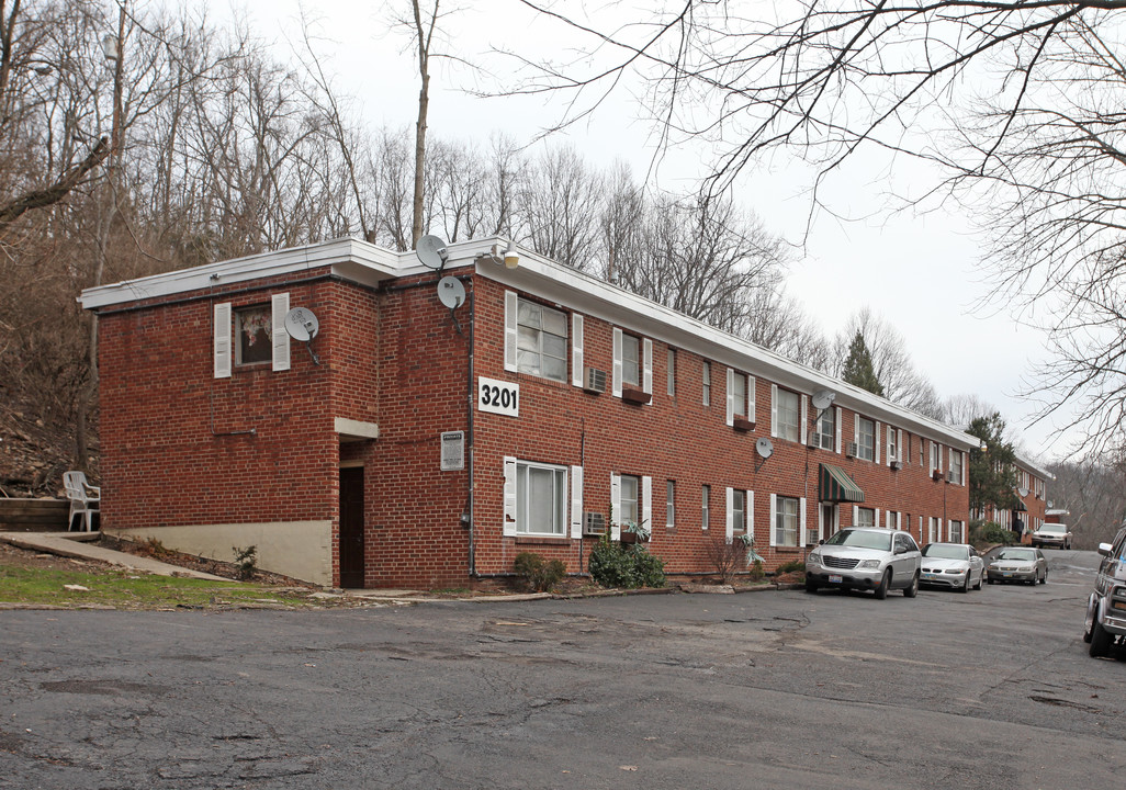 Mahogany Hills in Cincinnati, OH - Foto de edificio