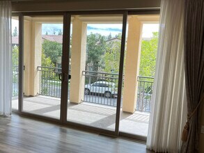 155 Bishop Lndg, Unit Eastwood in Irvine, CA - Building Photo - Building Photo