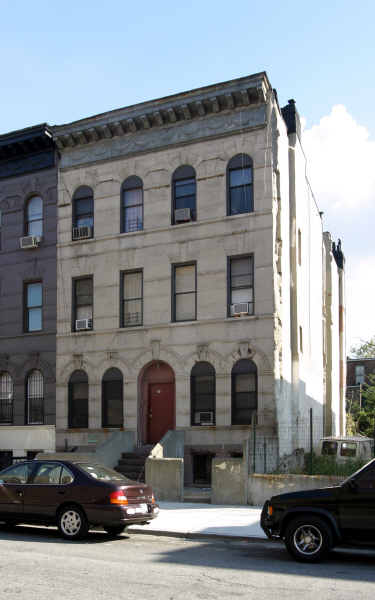 524 Chauncey St in Brooklyn, NY - Building Photo