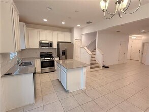 6308 Camino Dr in Apollo Beach, FL - Building Photo - Building Photo