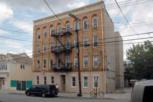 114 3rd St Apartments