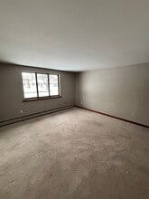 169 Jefferson Ave, Unit #2 in North Tonawanda, NY - Foto de edificio - Building Photo