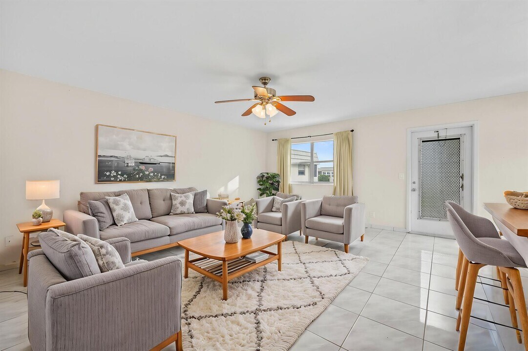373 Monaco H, Unit 373 in Delray Beach, FL - Building Photo