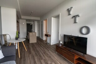 35 Greenfield Ave, Unit SI ID1261399P in Toronto, ON - Building Photo