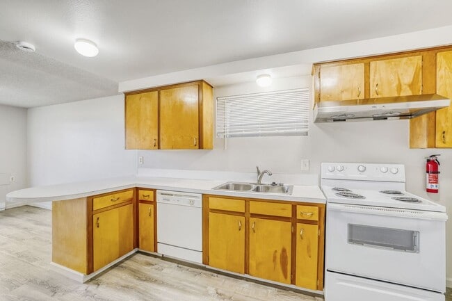 3610 Oakes Ave in Everett, WA - Building Photo - Building Photo