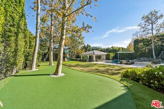 458 Toyopa Dr in Los Angeles, CA - Building Photo - Building Photo