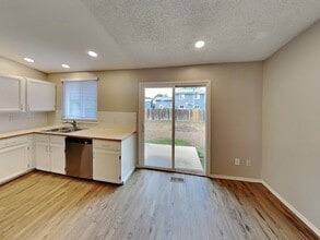 1815 S Genoa St in Aurora, CO - Building Photo - Building Photo