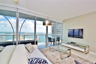 465 Brickell Ave in Miami, FL - Building Photo - Building Photo